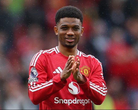 Diallo pays homage to Red Devils fans