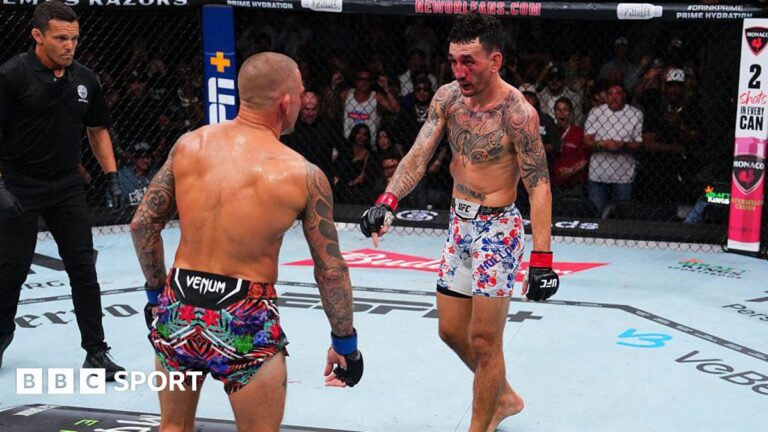 UFC 326: Max Holloway says coaches don’t like trademark point-down but it makes him feel ‘alive’ Max Holloway points down towards the end of his fight with Dustin Poirier in 2025