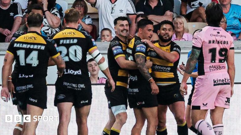 Super League: York Knights 20-16 Hull FC York Knights players celebrate Nikau Williams's second half try