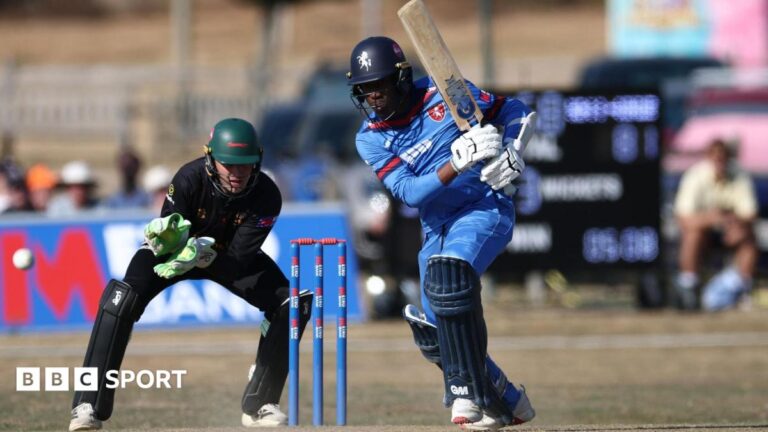 One-Day Cup: Middlesex advance as teams head to tense group stage finale Daniel Bell-Drummond hits a shot for Kent Cricket Club against Leicestershire in the 2025 One-Day Cup while wearing a predominantly blue kit in front of a blue wicket with a wicketkeeper in green behind him
